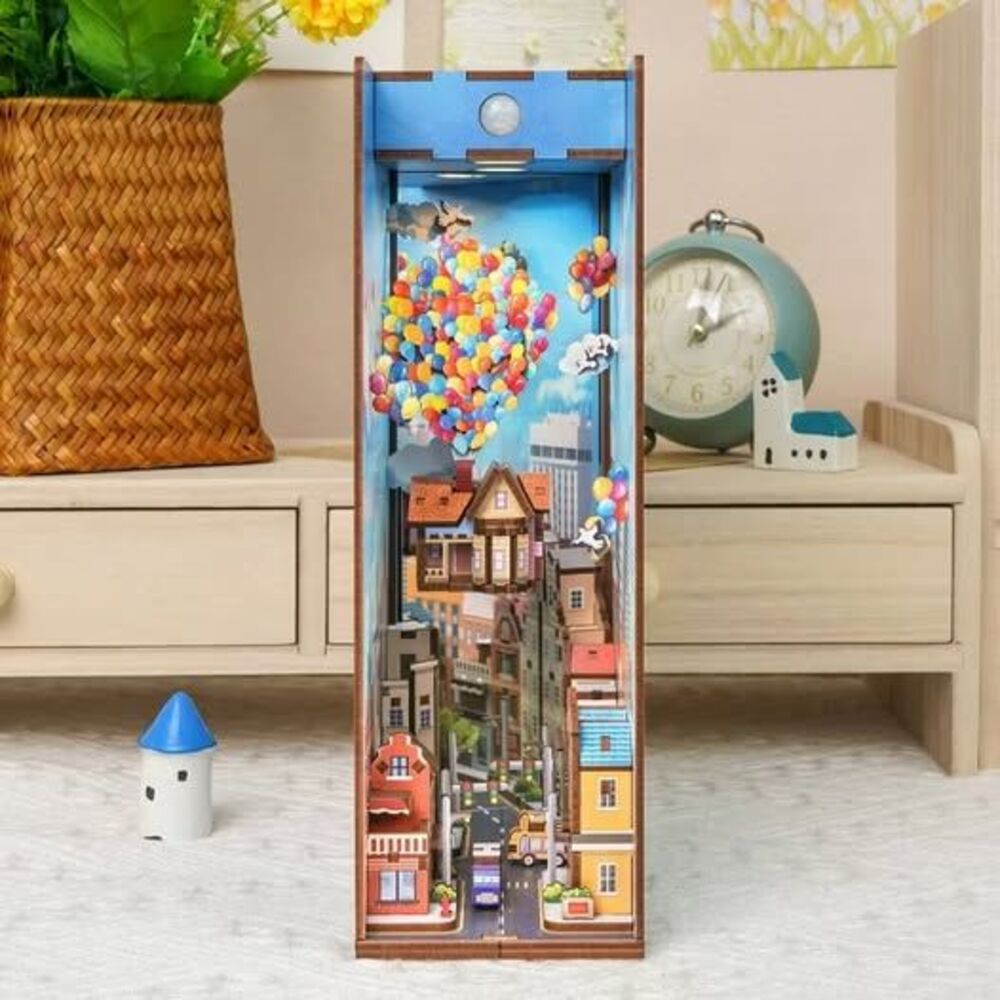 Hands Craft DIY Bookend Puzzle Travel with The Wind: Miniature House Kit - Picture 8 of 8
